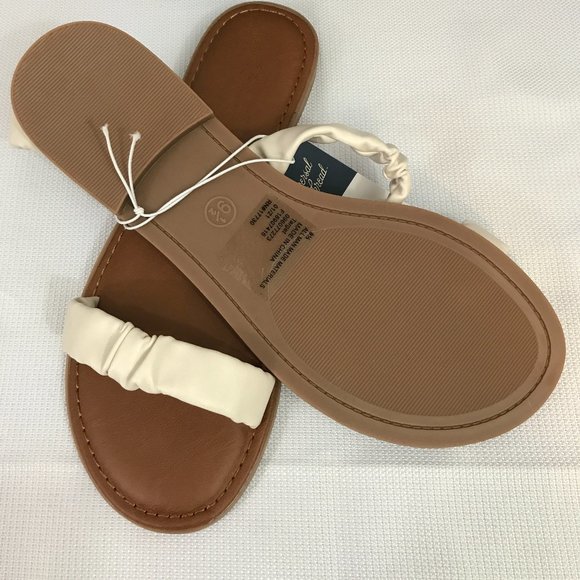 Women's Willow Bone Two Band Scrunched Sandals - Universal Thread - Picture 6 of 11